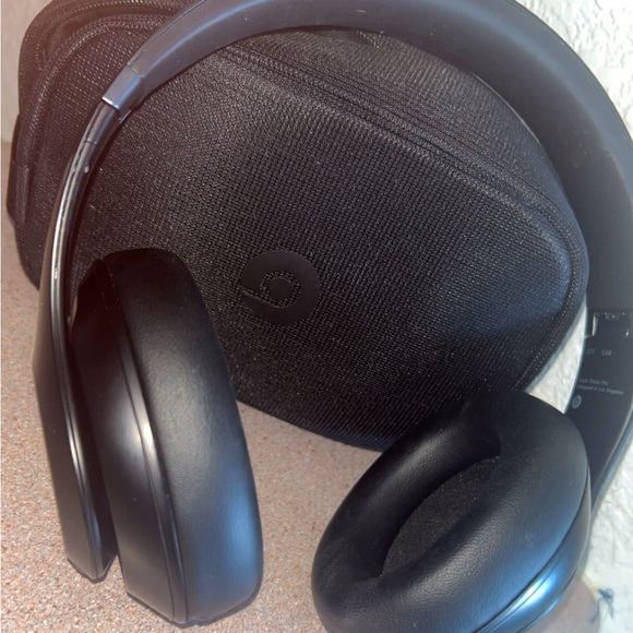 Beats Pro - Picture 1 of 2